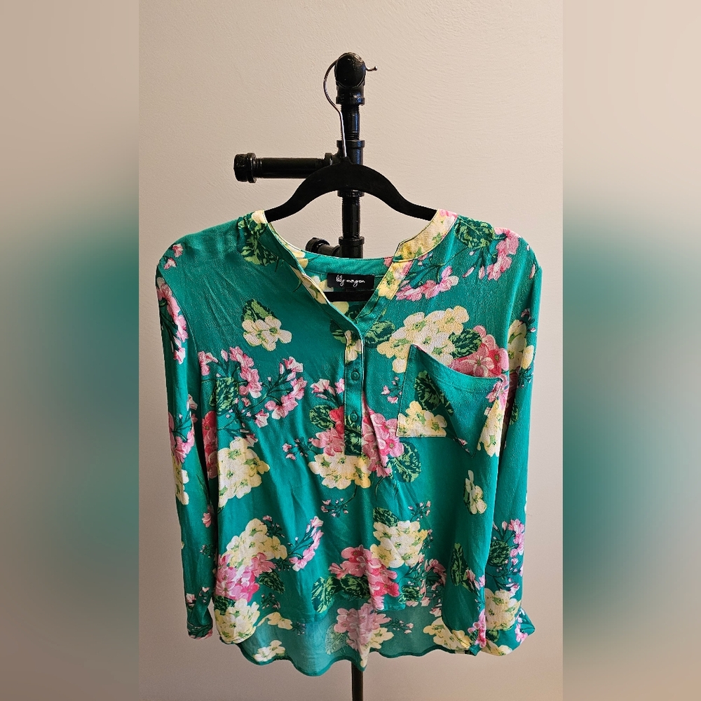 Lily Morgan Size XL Green Floral Shirt